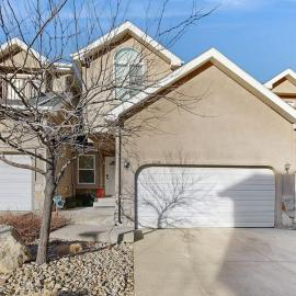 Large & Luxurious Home with Private Hot Tub and Fireplace, hotel in Cottonwood Heights