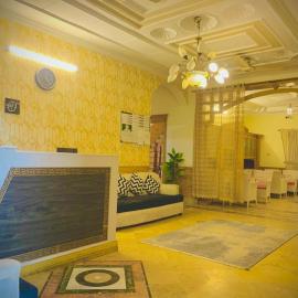 The Eastern Lodge, hotel in Islamabad