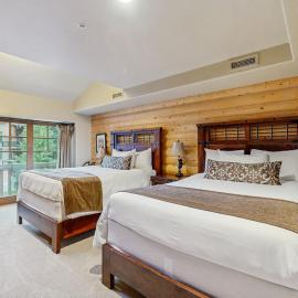 Hotel studio with views fireplace & close to everything, hotel in Park City