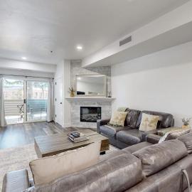 Modern condo with shared pool & hot tub Ski-in - ski-out free WiFi, hotel sa Park City