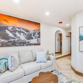 Ski-in - ski-out condo with pools sauna hot tubs game room gym kitchenette W&D, hotel en Park City