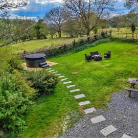 4 Bed in Llandovery oc-82440