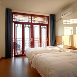 唐孙八沙白度假山庄-Tang sun ba sha Bai holiday mountain villa, hotel em Hecuokeng