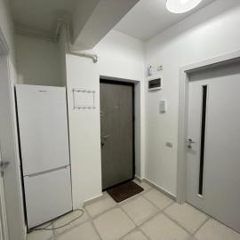 Apartament cu 2 camere decomandate, hotel in Roşu