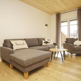Strandhaus Jolu, готель у місті Лоббе