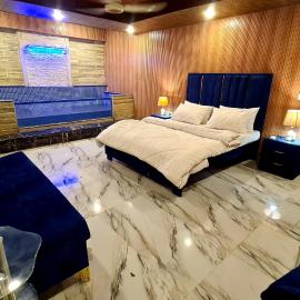 Hotel Five Rivers - 2 Min to Allama Iqbal International Airport, Lahore, hotel en Lahore