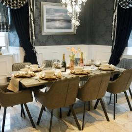 6BR House with Butler, Sauna & Hot Tub in Glasgow – hotel w mieście Chapelhall