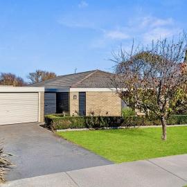 Coastal Retreat, Spacious Home with EV Charging, Alfresco, Parking & WiFi, hotell sihtkohas Warrnambool