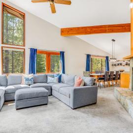 Three Sisters Hideaway - House in Black Butte Ranch with shared amenities