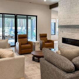 Spacious new construction home with forest views and resort amenities, hotel u gradu Black Butte Ranch