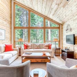 Perfect lakeside retreat near town with furnished deck & grill