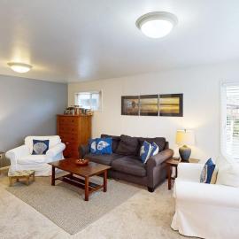 Dog-Friendly Home Close to the Beach