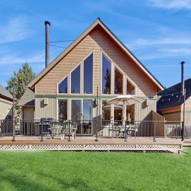 Lovely home with resort amenities private hot tub & golf course view