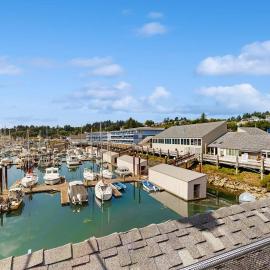 Second Floor Condo with Marina View High-Speed WiFi Water View and Balcony