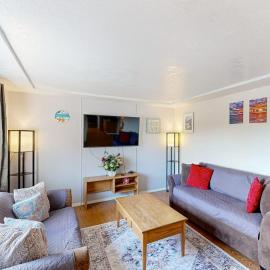 Dog-friendly duplex in the Heart of Nye beach near the beach & downtown