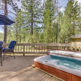 Large home with private hot tub shared pool & SHARC passes - dogs welcome
