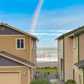 Beachy dog-friendly home with ocean views easy beach access & private hot tub