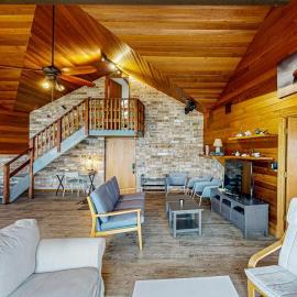 Bayfront Home with Water Views Free WiFi and Firepit - Near Town & Beaches