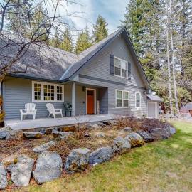 Delightful getaway near the lake & hiking with fast WiFi full kitchen & W&D, hotel u gradu Joseph