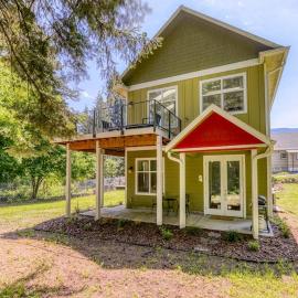 Dog-friendly studio with river view patio grill & shared W&D, hotel en Stevenson