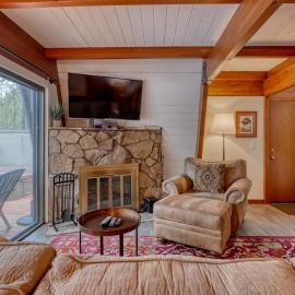 Cozy Family Cabin with Hot Tub Bikes Dog-Friendly Free WIFI with SHARC passes, hotel en Sunriver