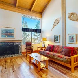 Fine lodge near skiing with futon & ski locker, hotel in Ponderosa Fairway Estates