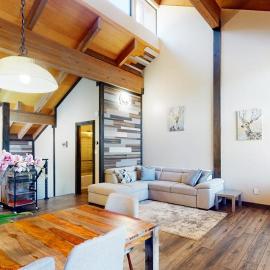 Northstar Condo with Wifi pool access and close to ski hill, hotel u gradu Traki