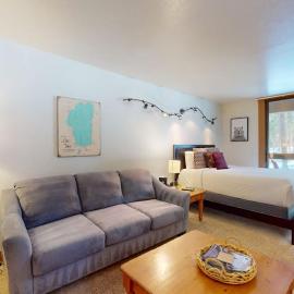 Bright studio with access to hot tub & pools - near the slopes, hotel in Kingswood Estates