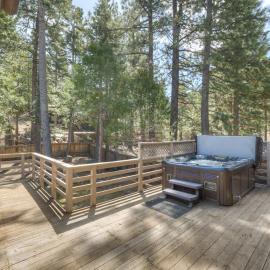 Lake-view home near casinos golf slopes with hot tub & 2-car garage sleeps 8