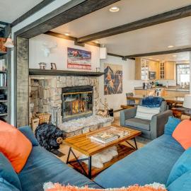 Viesnīca Tavern Inn townhome with on-site pool hot tub & tennis - 2 mi to ski lifts pilsētā Olimpikvalija