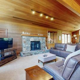 Amazing Dollar Point Retreat - 2 Suites & Fireplace - 2 Decks HVAC & Grill