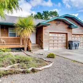 Dog-Friendly Coastal Escape with Private Hot Tub WiFi & Deck - Blocks to Park