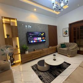 4bedroom duplex with 24hour power and WiFi, located in Ikota Villa, hotel u gradu Leki