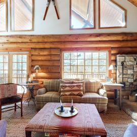 Dog-Friendly Classic Log Cabin with Game Room Deck & Views