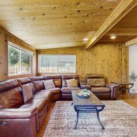 Edgewood Retreat - Hot Tub Golf Course Views & Walk to Stateline, hotel en Stateline