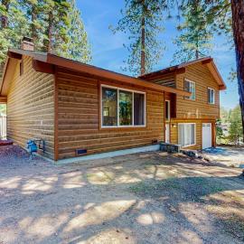 Quiet mountain home with game room & fireplace - near scenic trails & ski slopes