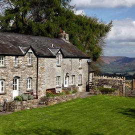 5 Bed in Crickhowell oc-bn365