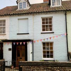Charming Cottage and Beach Hut