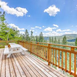 Beautiful sunlit home with fast WiFi wood stove washer&dryer foosball