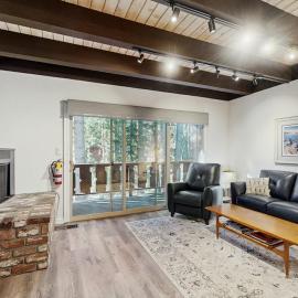 Cozy Family-Friendly Condo with Fenced Yard Deck BBQ Walk to Shops