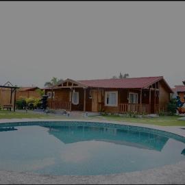 Arunam - A Royal Wooden Cottage & Pool Farmhouse, hotel a Venkatāpur