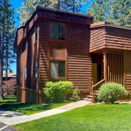 Fantastic lakefront condo with tennis skiing fireplace & W&D sleeps 6