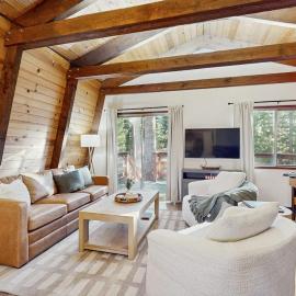 Delightful South Lake Tahoe Cabin with BBQ Decks Fireplace - Minutes to Beach&Ski