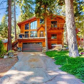 Modern Lux Cabin with Stunning Views Spa Large Kitchen and Dining Fireplace