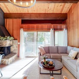 Mountain Home with Gas Fireplace Fast WiFi Balcony Shared Pool Tennis