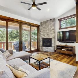 Cozy & contemporary townhome with two decks - close to town & outdoor fun