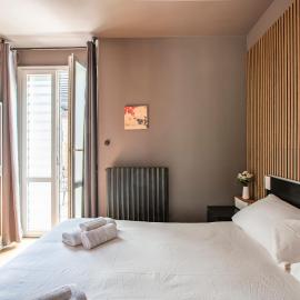 Lake Como - Old Town Terrace Apartment - 3 min from Lake and Station