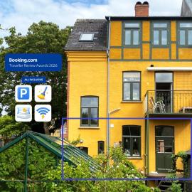 City House with Terrace, Garden and Free Parking、オーデンセのホテル