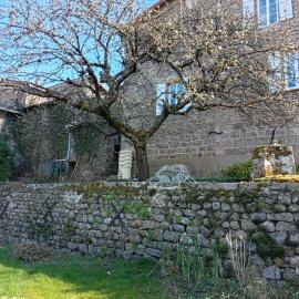 Les Lavandières, hotel v destinácii Satillieu
