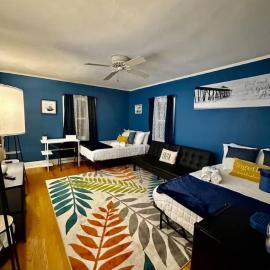 2 Queen Beds Futon Private Bath Shared Communal Space SU Carrier Dome Hospitals, hotel a Syracuse